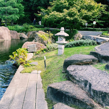 The Solo Daimyo's Stroll: Tokugawa-en Garden