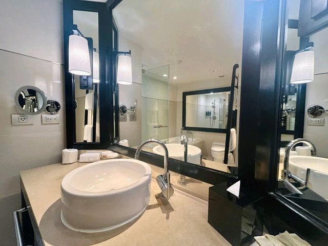 รีวิวโรงแรม Millinium Hilton Bangkok