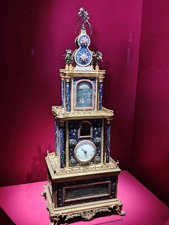 Golden Timepieces at the Palace Museum’s Gallery of Clocks ⏰✨