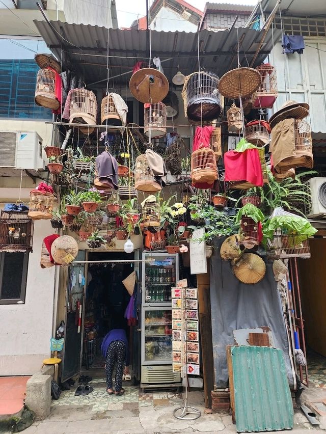 Train Street Treats🍰