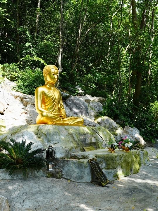 🎋ไวัพระทำบุญ วัดเขาวง สระบุรี 🎋ไวัพระทำบุญ วัดเขาวง สระบุรี