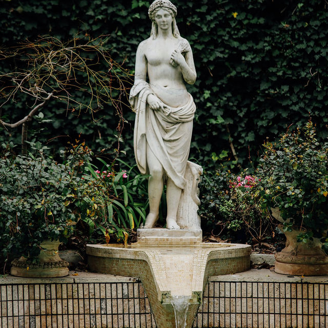 Florentine Grace & Garden Whispers Florentine Grace & Garden Whispers