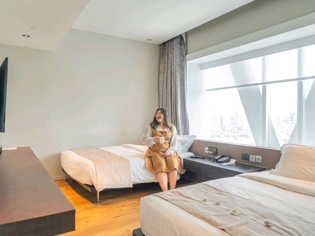 พักผ่อน กินดื่ม ชมวิวเมืองสุดอลังกลางสาธร