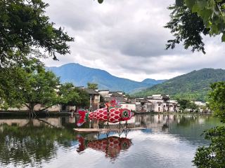 Tourist Trap in Hongcun: I Paid for the View I Thought I Needed