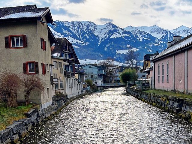 มารีวิวบรรยากาศแถวบ้าน ที่สวิสเซอร์แลนด์กันค่ะ🇨🇭