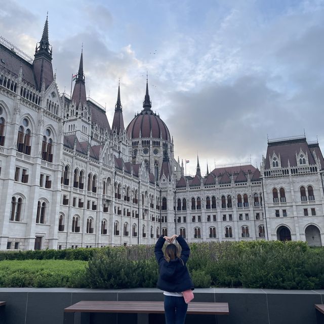 布達佩斯著名地標 — 匈牙利國會大廈🇭🇺參觀、夜景打卡攻略😙