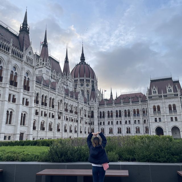 布達佩斯著名地標 — 匈牙利國會大廈🇭🇺參觀、夜景打卡攻略😙