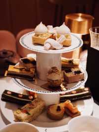 London | Special afternoon tea with pink colour in Mayfair