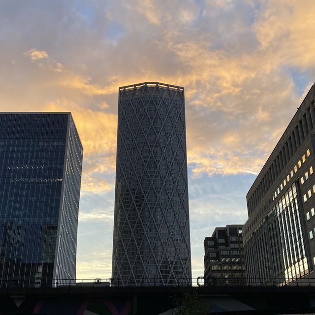 Canary Wharf’s Evening Glow: Sunset Reflections