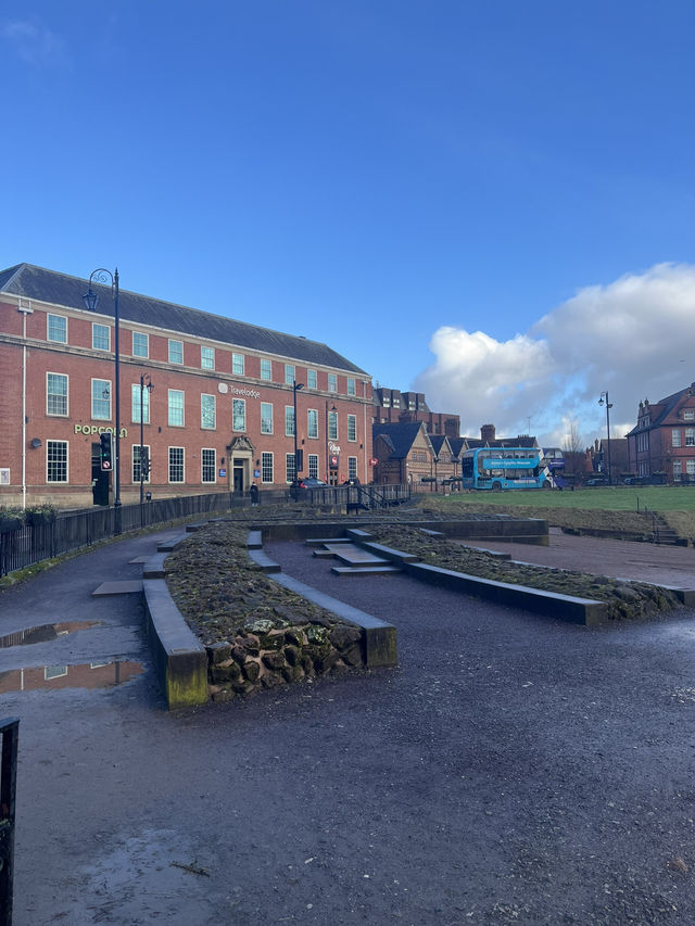 A noisy stay at Chester Central Travelodge 🇬🇧