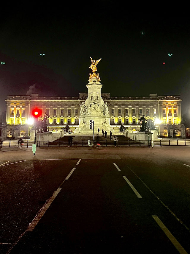 🇬🇧 Explore London Like a Pro – Hassle-Free Booking with Trip.com! 🎡✨