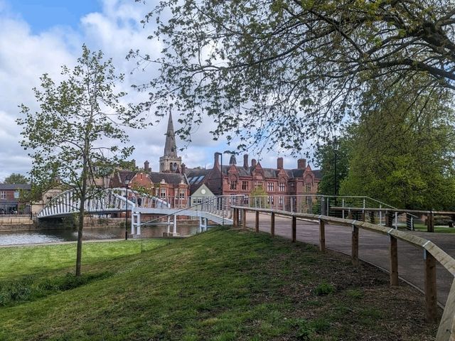 spring in Embankment 