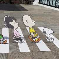 You can enjoy the whole worldview of Snoopy and others