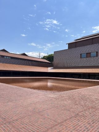 Roof tiles and photogenic spots