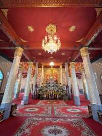 Stunning temple in Phrachuap Khiri Khan