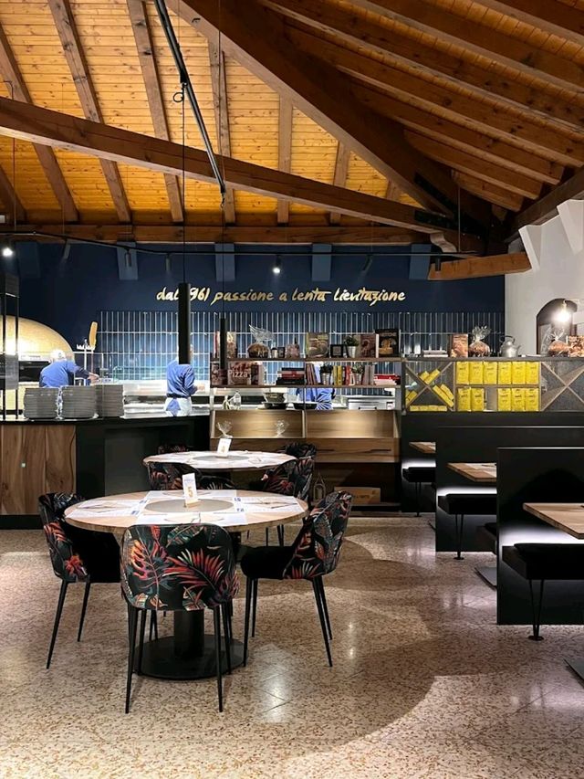 Authentic Italian pizza in an award-winning restaurant