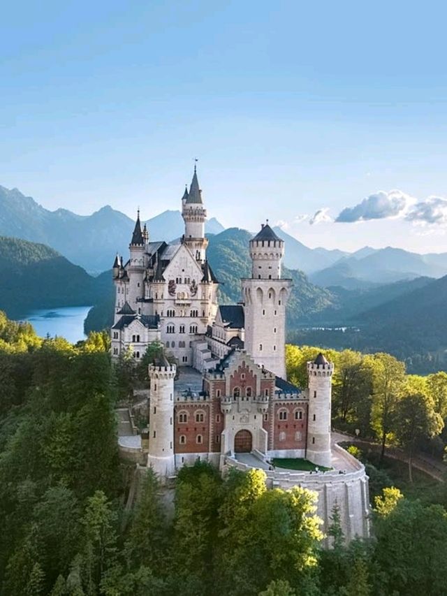 🏰 Ludwig II’s Castles – Fairy Tale Majesty in Bavaria