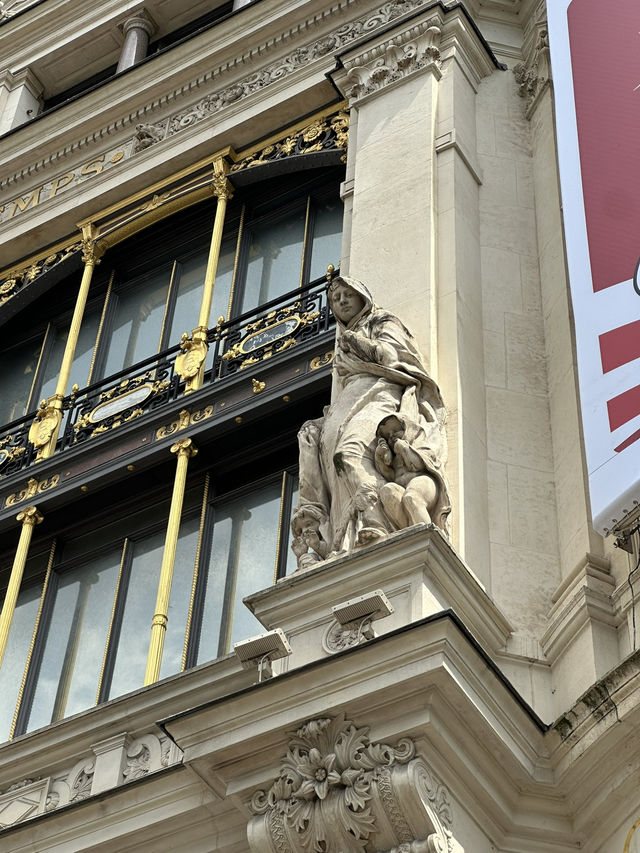 Making the Most of a Day Around Gare Saint-Lazare in Paris: What to See and Where to Eat