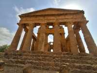Agrigento’s Rich History: Tips & Tricks to Explore 🏛️🌄