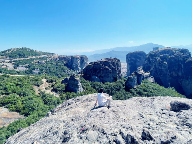 Meteora: Greece’s Sky-High Monasteries Meteora: Greece’s Sky-High Monasteries
