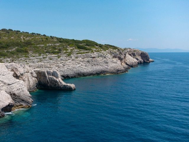 Dramatic Mongonisi Cliffs in Paxos Dramatic Mongonisi Cliffs in Paxos