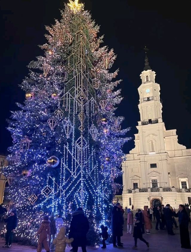 Kaunas Christmas Spirit: Golden Art Deco Glow