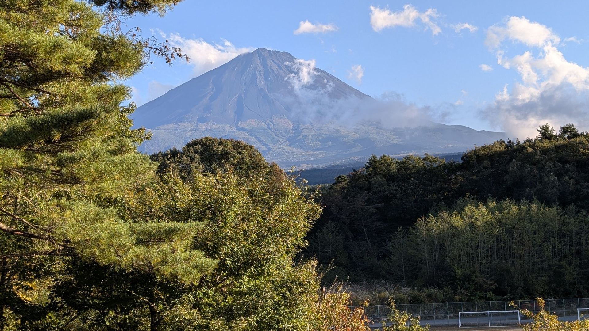 Book your Fuji-view Hot Spring ticket on Trip.com and share your Mt. Fuji hot spring experience.