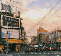 夜遊台北夜市：繽紛霓虹下的味蕾之旅