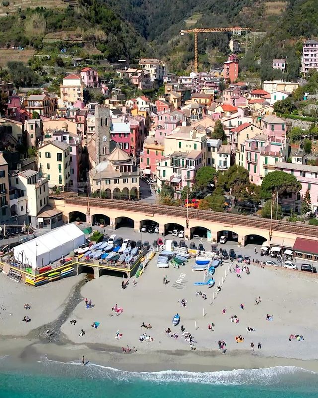 Embracing the Enchanting Cinque Terre: Italy's Picturesque Coastal Jewels 🇮🇹🌊