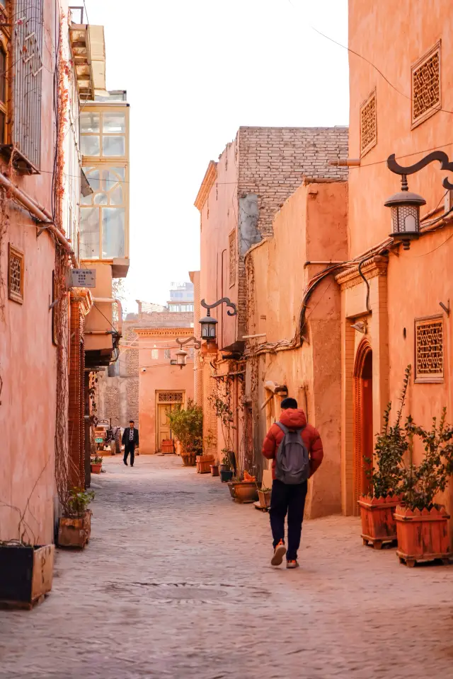 The old city of Kashgar is not as good for strolling as imagined, but I would still visit if I come again