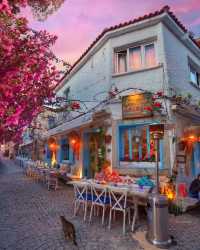 Do What Makes You Happy, Be With Who Makes You Smile ✨🍃🌺🌸🏘️✨ Love Exploring the Beautiful Streets of Alaçatı Turkey 🌻