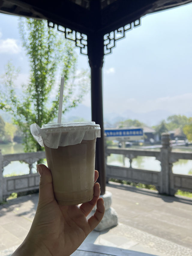 在上班和上進之間，果然選擇上香