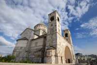 因一座教堂和橋出名的黑山首都波德戈里察