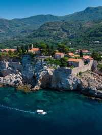 🌟 Sveti Stefan Staycation Picks! 🏖️🛎️