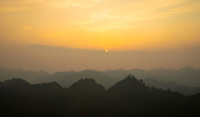 遇見宮崎駿的「天空之城」，夏日簡直不要太美！在廣西自駕直達