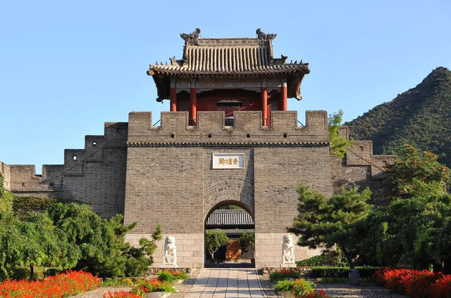 饱览明長城古樸雄姿，遊天津薊縣黃崖關長城。