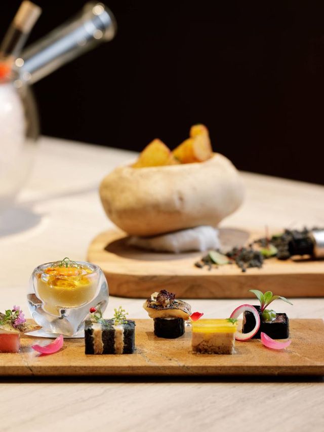 🌟 Tokyo Ginza's Chic Sleeps: AC Hotel Marvels 🛏️✨