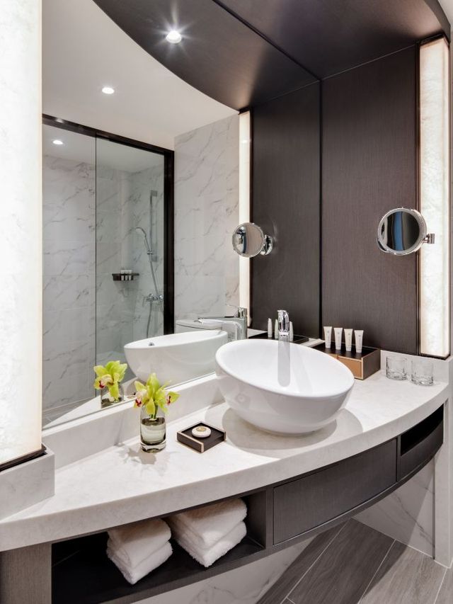 🌟 Unveiling Hong Kong's Sha Tin Gem: The Empire Hotel 🏨✨