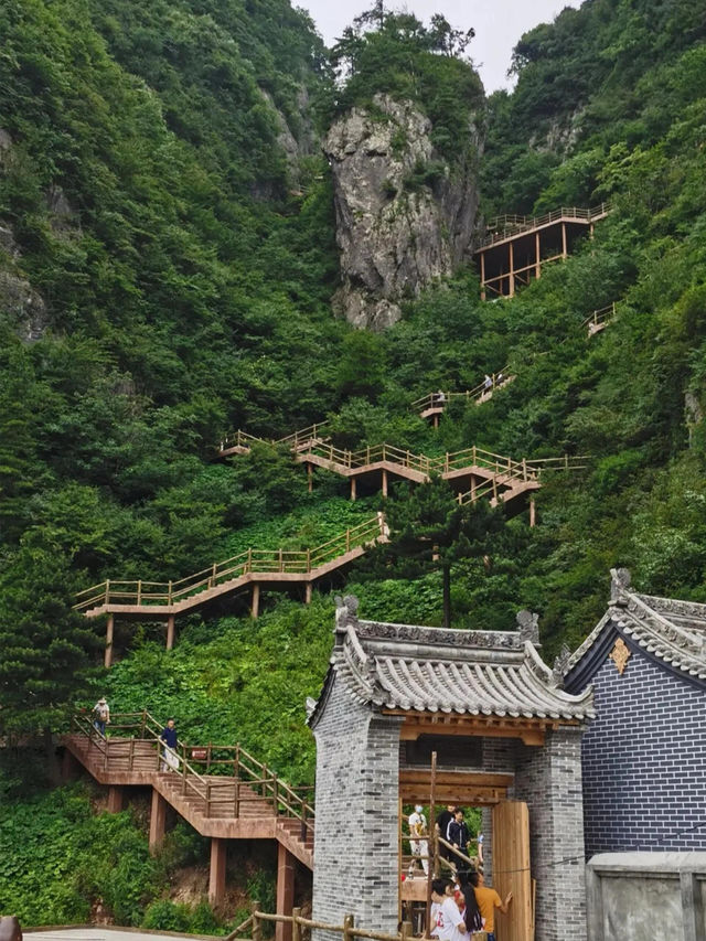避開人群輕鬆爬山看景，買索道就免門票||