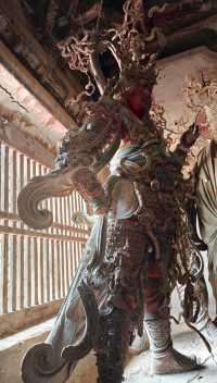 高鐵佛寺位於米山鎮米西村上西門街鐵佛寺巷內，是明清時期的建築。曾於金大定七年(1167年)歸安過鐵佛一尊，遂以此為寺名。