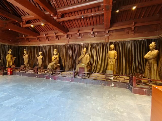 皇澤寺——女皇帝武則天祀廟。