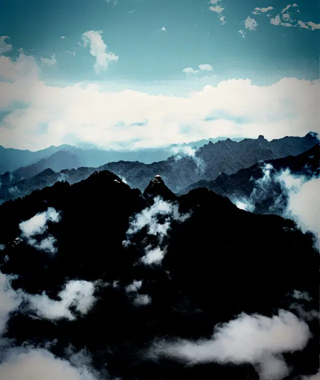 "終南山南五台，雲海翻騰，仙人隱現，修道者踏破虛空，尋覓長生。