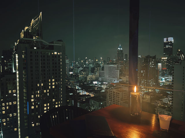 神威遊泰國｜曼谷的月亮，把中秋的夢照亮  這個中秋，是在曼谷的 Fraser Suites Sukhumvit。