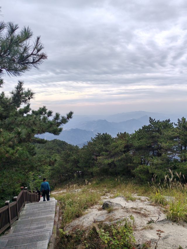 天岳幕阜山，負離子大氧吧。