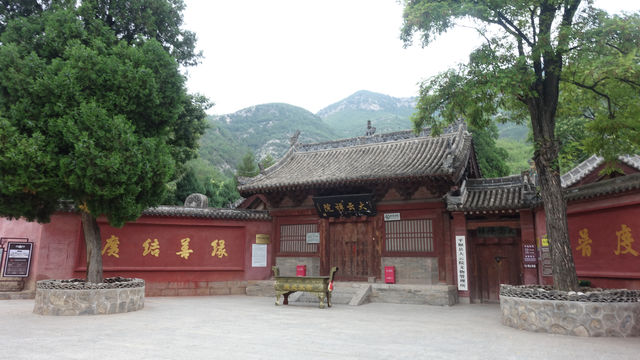 在濁漳河欣賞五代壁畫，解鎖最美木構歇山頂。