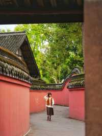 成都新都藏着東方斜塔，聽說特別靈～。
