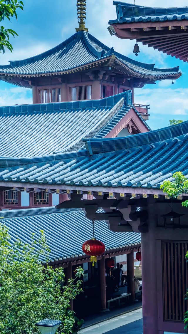 總要來一次大華興寺吧 拜拜佛 心誠則靈。