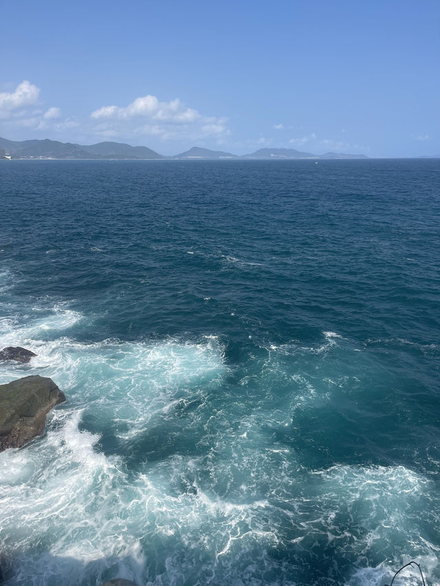 Discover the Enchanting Blue Sea at Boundary Island