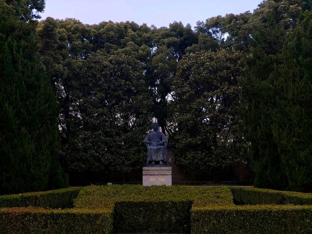 Lu Xun Park in Shanghai: A Must-Visit in China 🇨🇳🌳