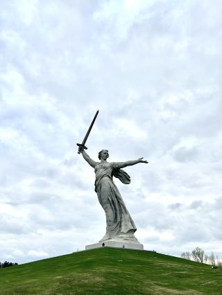 볼가강변의 영웅 도시, 전쟁의 불길을 견뎌내고 평화의 빛을 발하다
